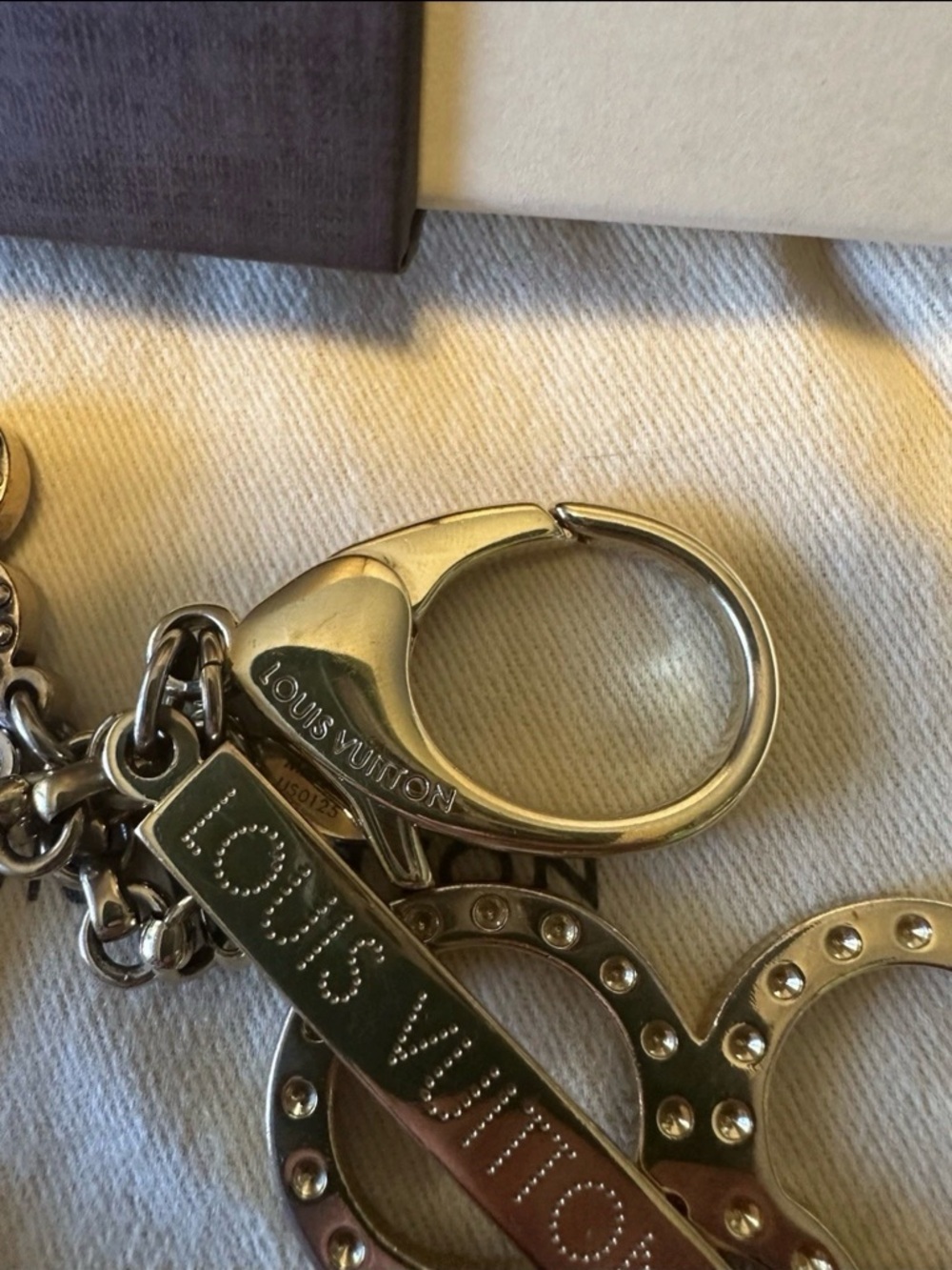 Louis Vuitton Silver Monogram Flower Keyring Charm - Picture 7 of 9